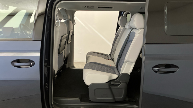 Volkswagen ID. Buzz 210kW Style Pro 86kWh 5dr LWB Auto [7St/Design+] Electric Estate